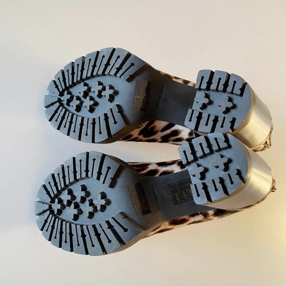 Tory Burch Miller Lug Booties leopard 5.5 - Picture 7 of 10